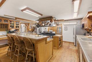 12BR Villa Near Mount Snow Sleeps 32 Hot Tub & Indoor Pool - 3