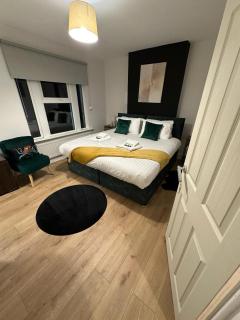 3 bed Chill Glouc Free Parking - 1