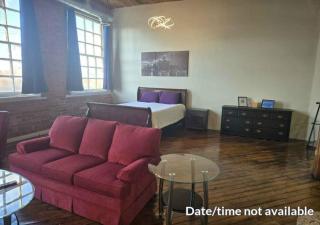 Detroit Harbor Loft - 7