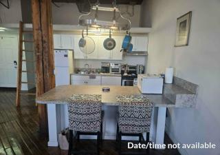 Detroit Harbor Loft - 1