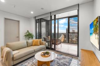 The Sunrise - NEW Beachfront 3BR 180 degree Ocean View with Parking Pool and GYM - 0