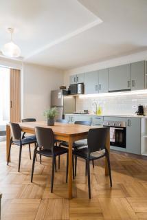 Bellavista Spot 1BR for 4 Near Metro & Hospital - 2