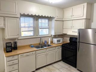 Soothing 1BR Retreat with AC in Charming Trenton - 9