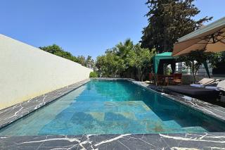 private villa with swimming pool - 9