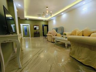 Sea View 4BHK Apartment in Panjim with Pool & Balcony - 9
