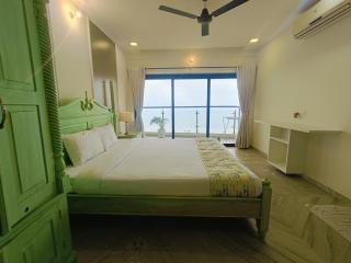 Sea View 4BHK Apartment in Panjim with Pool & Balcony - 6