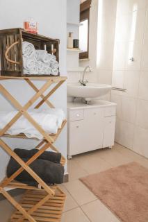 Helle geräumige 80 qm Wohnung - 5 min von Friedberg - Self Check-In - 6