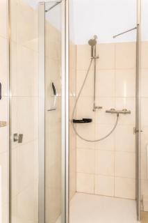 Helle geräumige 80 qm Wohnung - 5 min von Friedberg - Self Check-In - 4