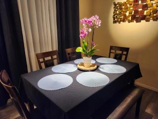 2-bed condo, cook-ready kitchen, and laundry, 5-8 minutes from University of Arizona and downtown Tucson - 6