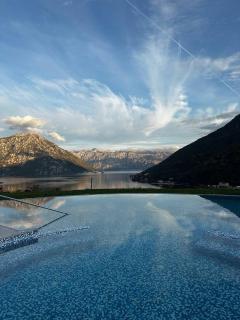 One-Bedroom Apartment with Terrace, Sea View, Pool and Spa Lavender Bay Morinj - 0