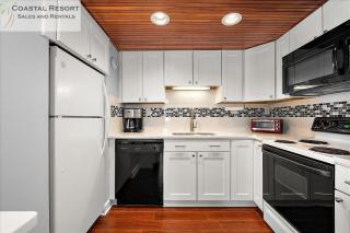 Stunning 2 Bedroom Direct Ocean Front Condo at High Point North - 1