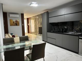 1 bedroom apartment steps away from seafront - 4