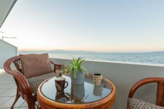 On The Waves Suites - 8