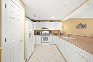 3 Bedroom Uptown Island Breeze Unit with Pool! - 1