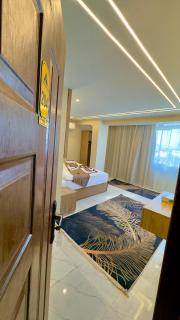 Leeda Pyramids View - 7