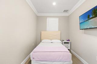 3BR Home Near Austin Airport & Downtown - 3