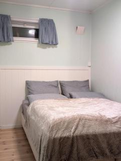 Hillside Top-Row Apartment, Stunning Views - 3