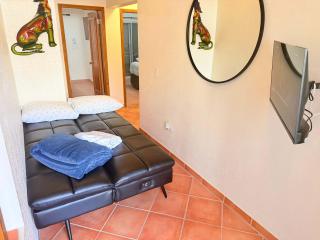 3 Story House 3BR 2BA Rooftop View with Heated Pool - 8