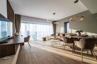 Best Residence - High-End Suites with Private Parking - 1