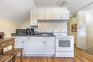 Traveler Friendly Canmore Condo Close to Banff - 6