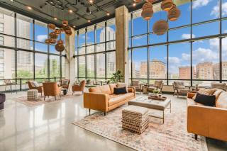 Comfy Downtown Studio - Pool, Parking, Gym - 2