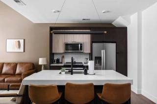 Premier Downtown Indy Pad - 6