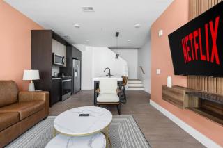 Modern Comfort Meets Class in Downtown Indy - 4