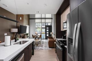 MASS AVE Townhouse: Game Room+Pool+Parking+Gym - 2