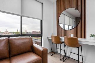 Luxury Downtown High-Rise Suite with Pool, Parking, Gym - 7