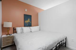 The Indy Suite High-Rise Condo with Pool, Gym, Parking - 4