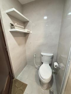 Elegant Studio with Balcony and City View - 2