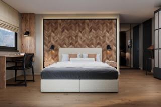 Modern Alpine Retreat Garden and Panoramic Views - 8