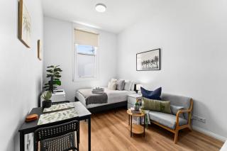 Sunlit Studio Parkville - 1 bath, 1 bed, Tram CBD - 0