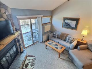 North Shore Knotty Loft Ski in out Hot Tub - 4