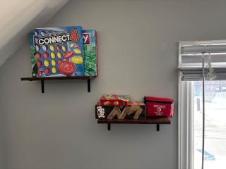 Cozy 2 Bed 1 Bath Apt Close to Univ and Downtown - 6