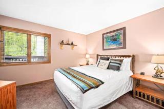 North Shore Vista Views Ski in Ski out Hot Tub - 8