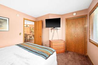 North Shore Vista Views Ski in Ski out Hot Tub - 7