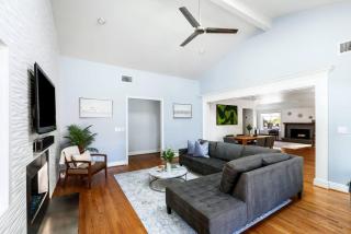 Walnut Acres with Pool and Private Retreat - 0