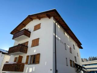 Light Alpine Apartment with View Heart of Flims - 9