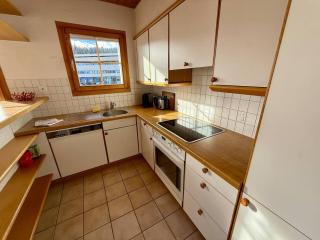 Light Alpine Apartment with View Heart of Flims - 2