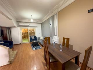 821 · Bright 2BR Townhouse • Private Garden - 4