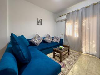 1037 · Cozy 2BR Townhouse with Private Backyard - 1