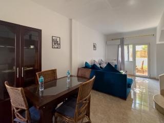 1037 · Cozy 2BR Townhouse with Private Backyard - 3