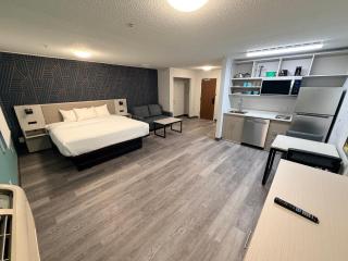 MainStay Suites Indianapolis Northwest - College Parks - 9