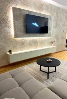 Premier In -FREE GARAGE- - 7