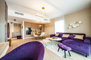 Best Residence - High-End Suites with Private Parking - 0