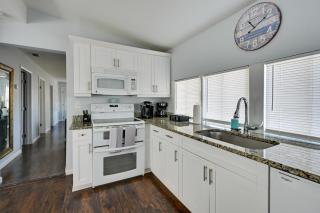 Newly Remodeled Home 1 Mi to Dtwn New Port Richey - 3