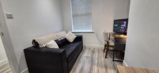 St Johns - 2 Bed House - 6