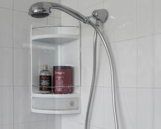 Picturesque Lakeside Getaway: Views, Beach, Park - 2