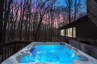 Mountain Lake Hideaway- Hot Tub, Game Room, & Bar! - 7
